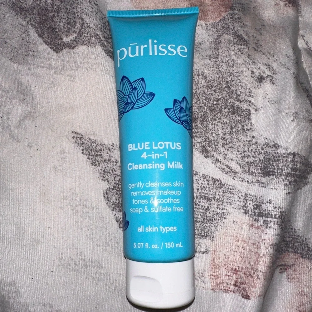 Purlisse Blue Lotus 4 in 1 Cleansing Milk - Picture 1 of 3